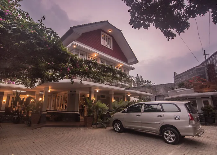 Front One Boutique BaluranHotel Malang