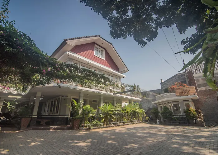 Front One Boutique BaluranHotel Malang